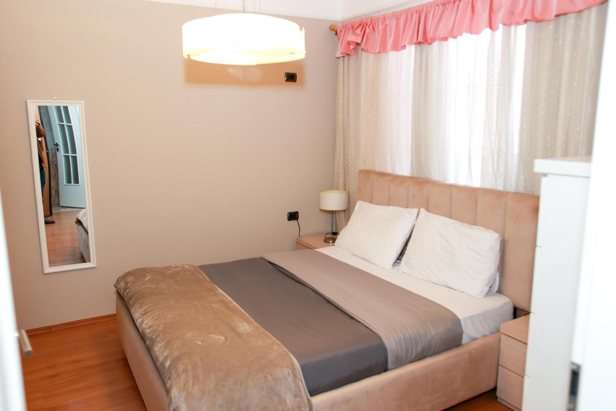 Cherry Apartment Tirana Exteriör bild